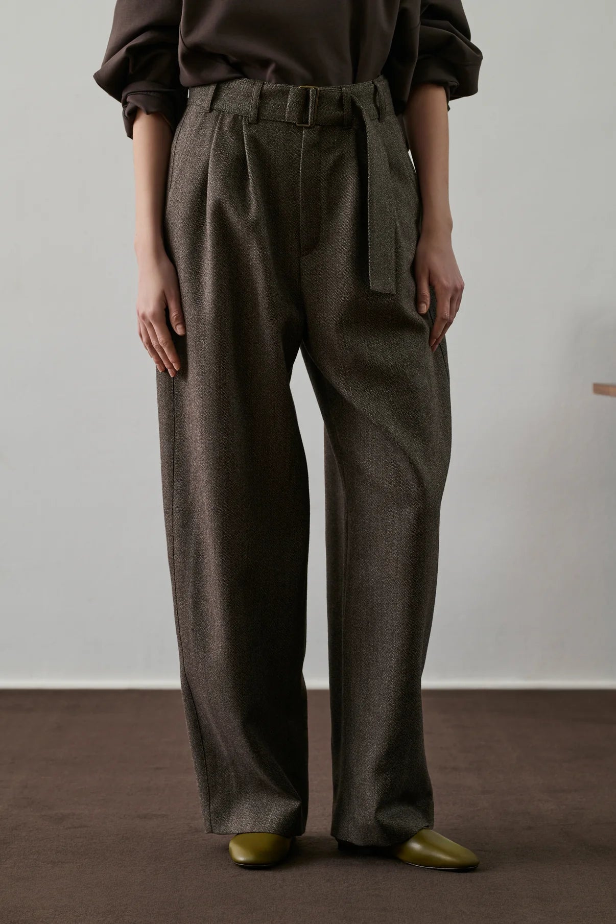 COLE klostuotos vilnonio ruoželio kelnės