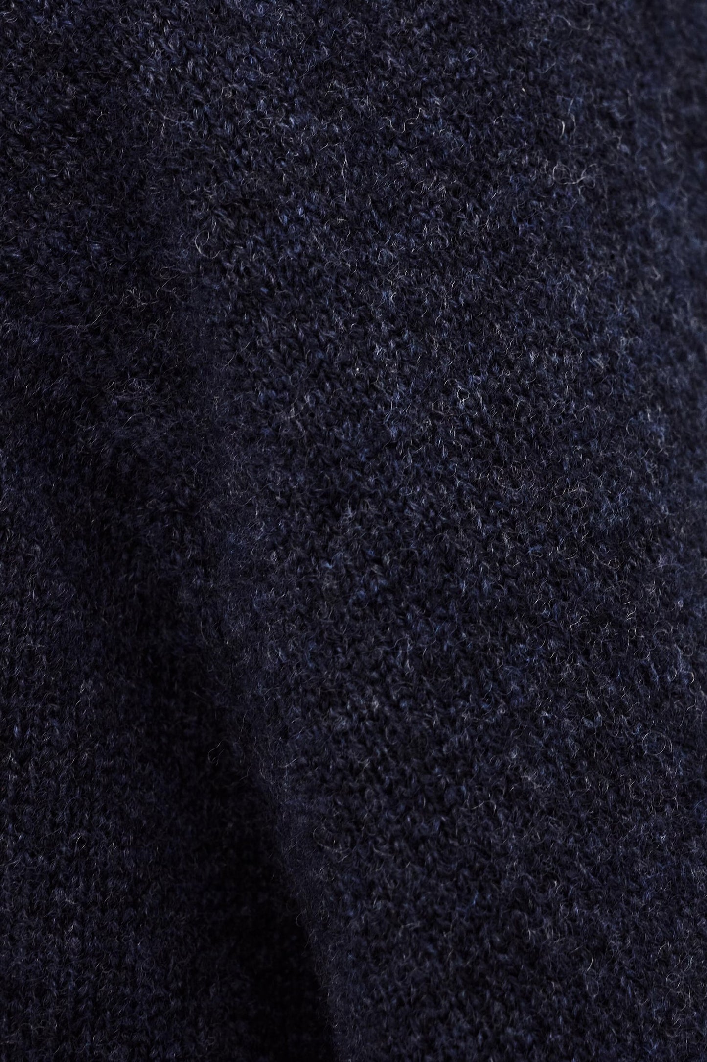 SOLLENE megztinis su V formos iškirpte